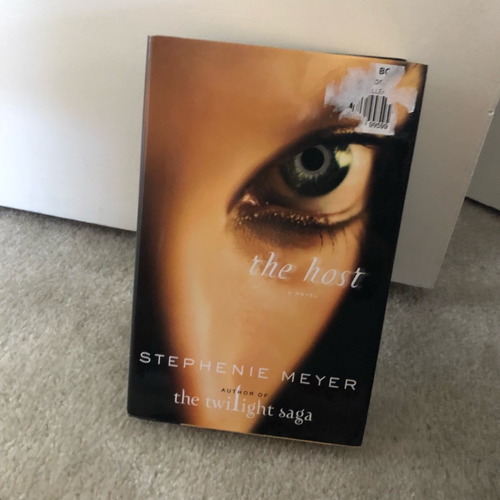 the host Stephenie Meyer